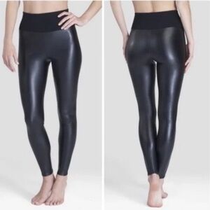 A26 Assets by Spanx Black Faux Leather Leggings‎
